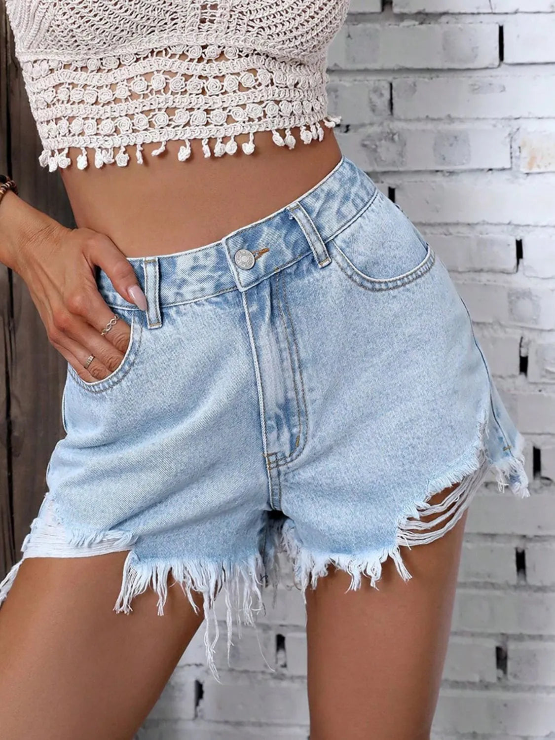 Trendy Raw Hem Denim Shorts for Women – Stylish Summer Essentials