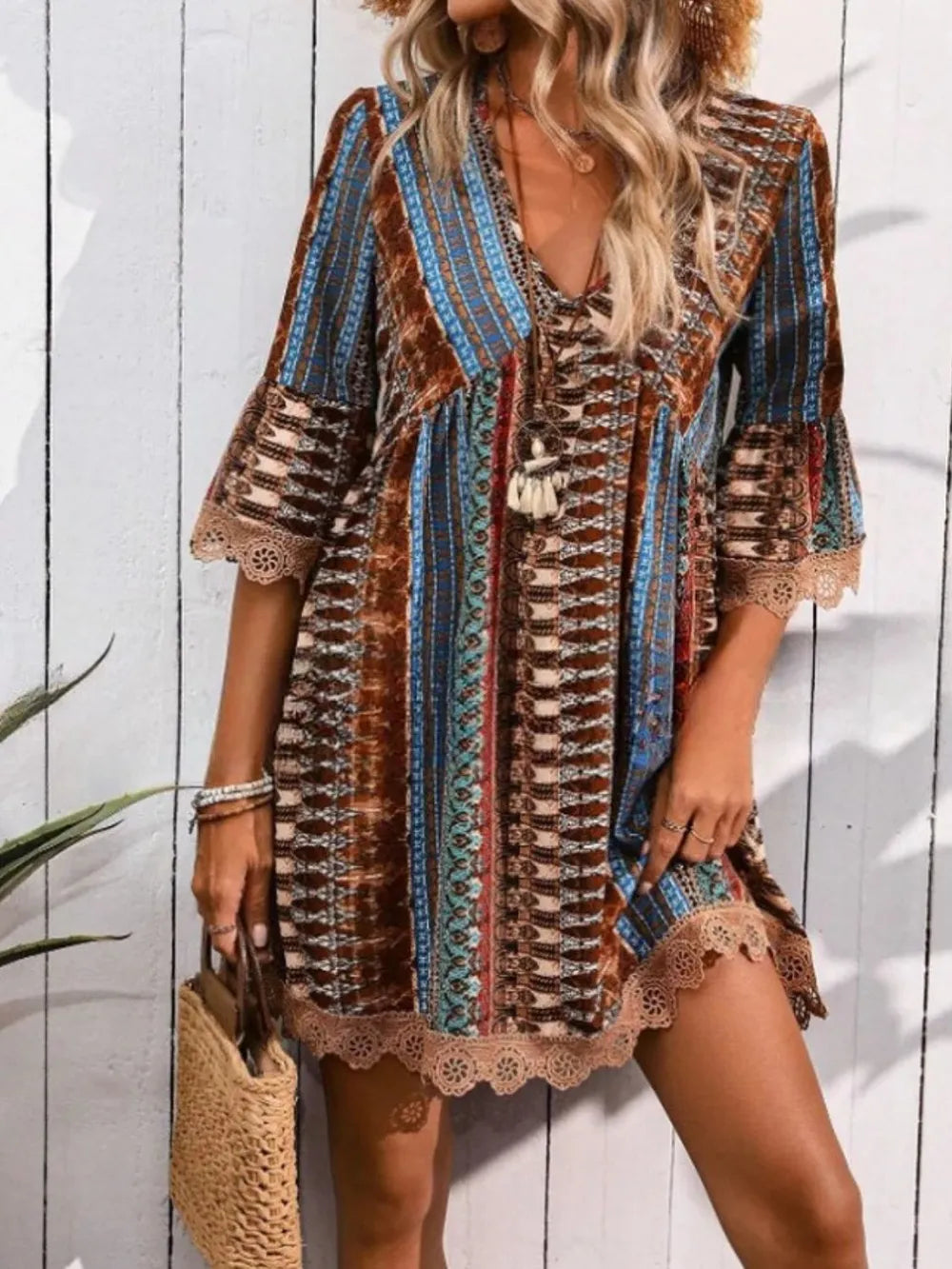 Lace Trim Printed V-Neck Dress – Elegant 3/4 Sleeve Design