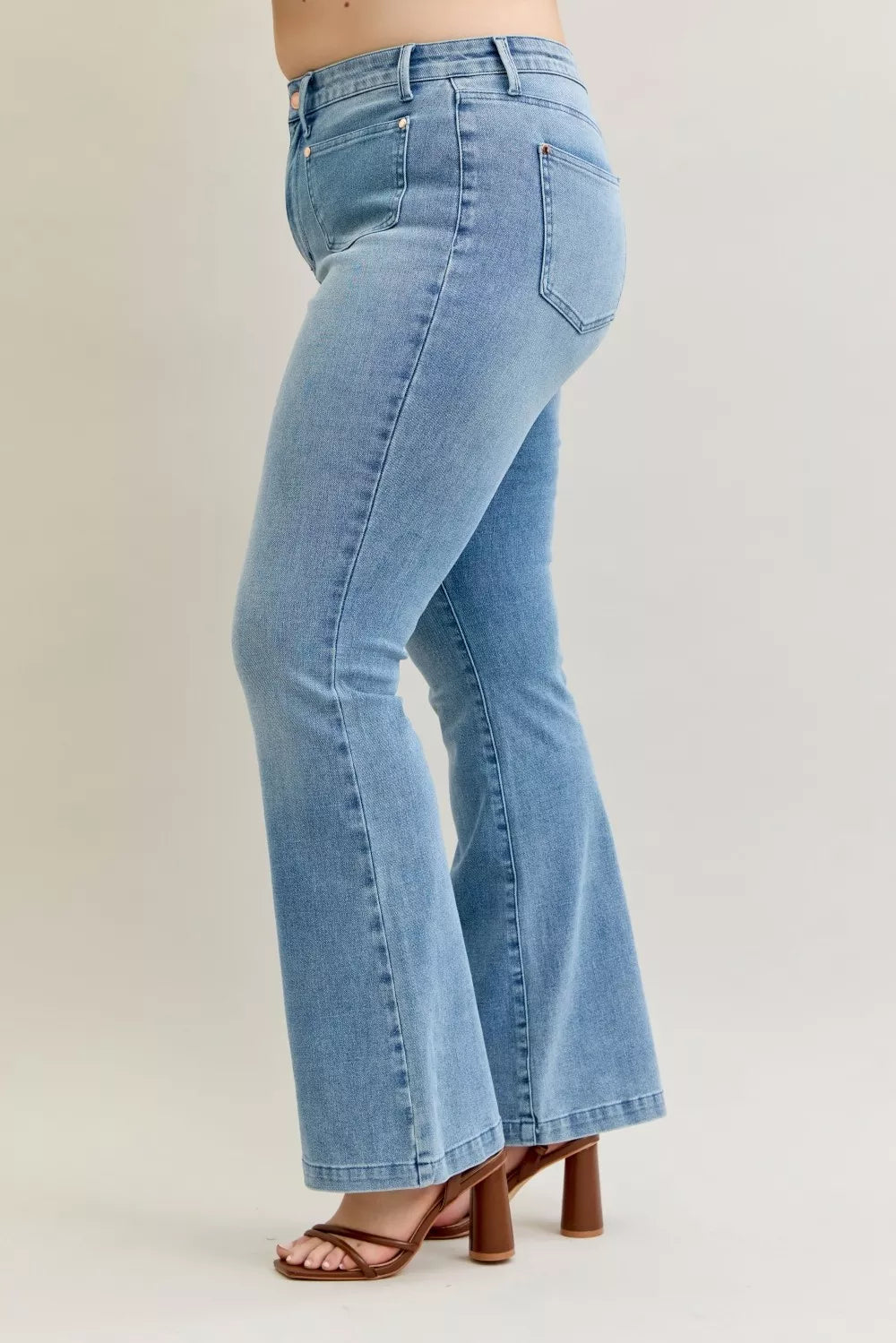 Mid Rise Bootcut Jeans – Judy Blue Plus Size with Contrast Wash