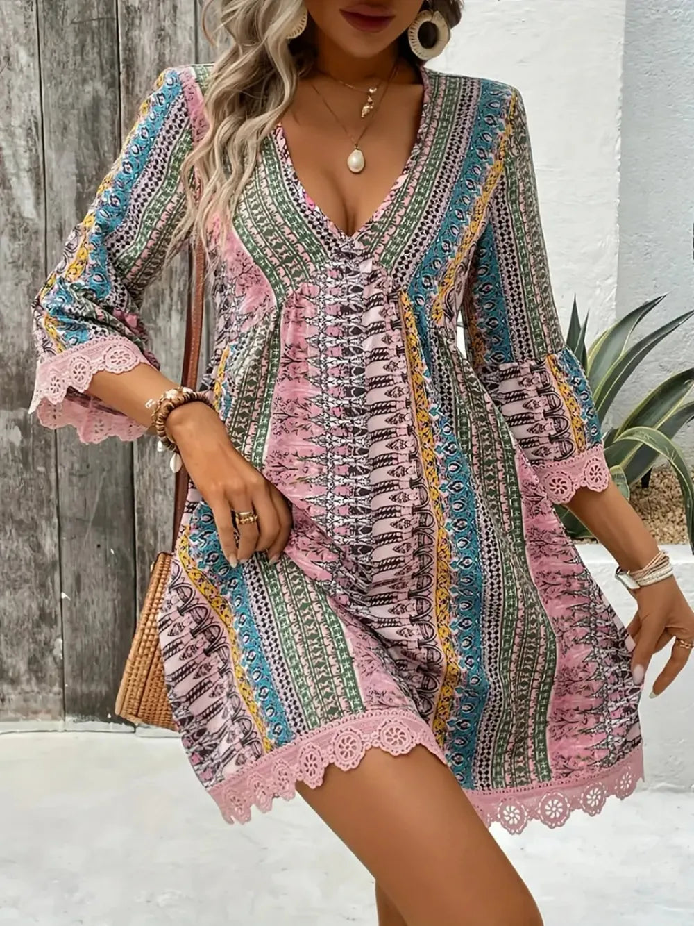 Lace Trim Printed V-Neck Dress – Elegant 3/4 Sleeve Design