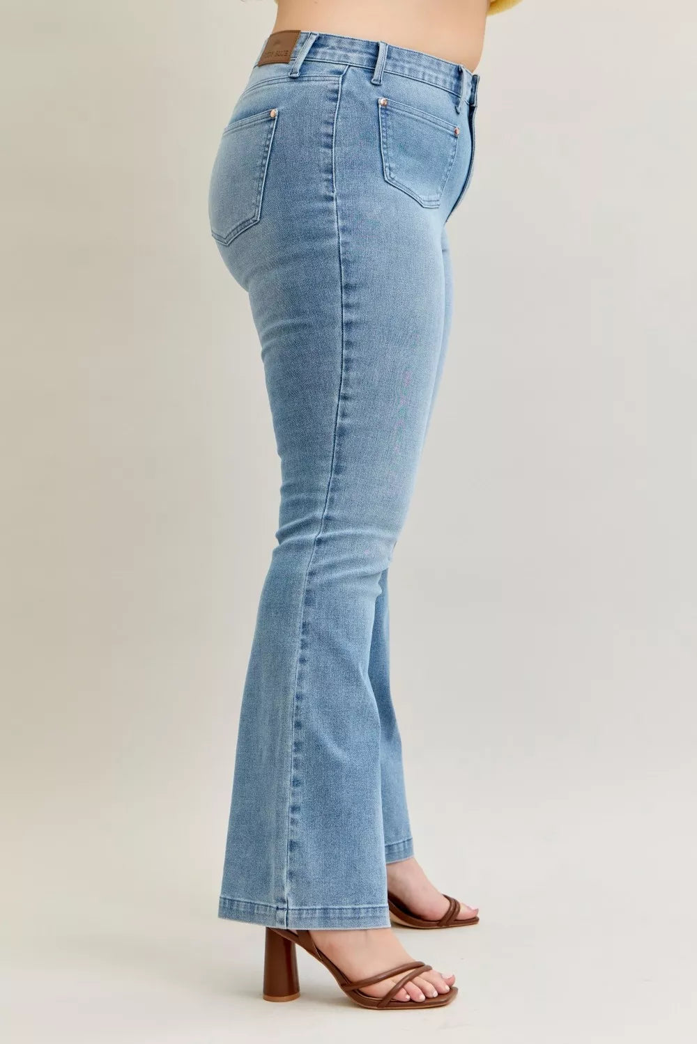 Mid Rise Bootcut Jeans – Judy Blue Plus Size with Contrast Wash