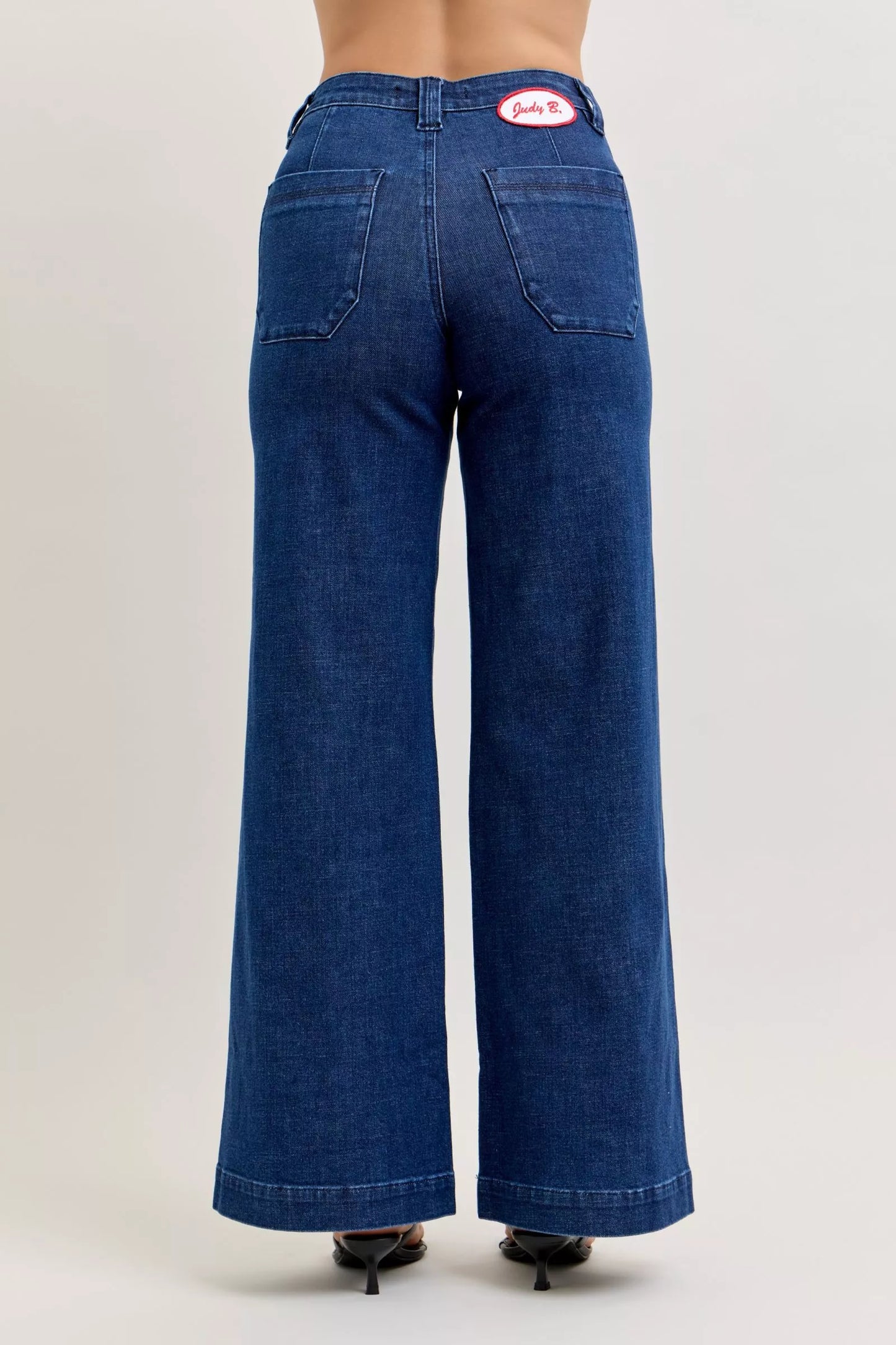 Judy Blue High-Waisted Retro Wide Jeans w/ Patch Pockets
​