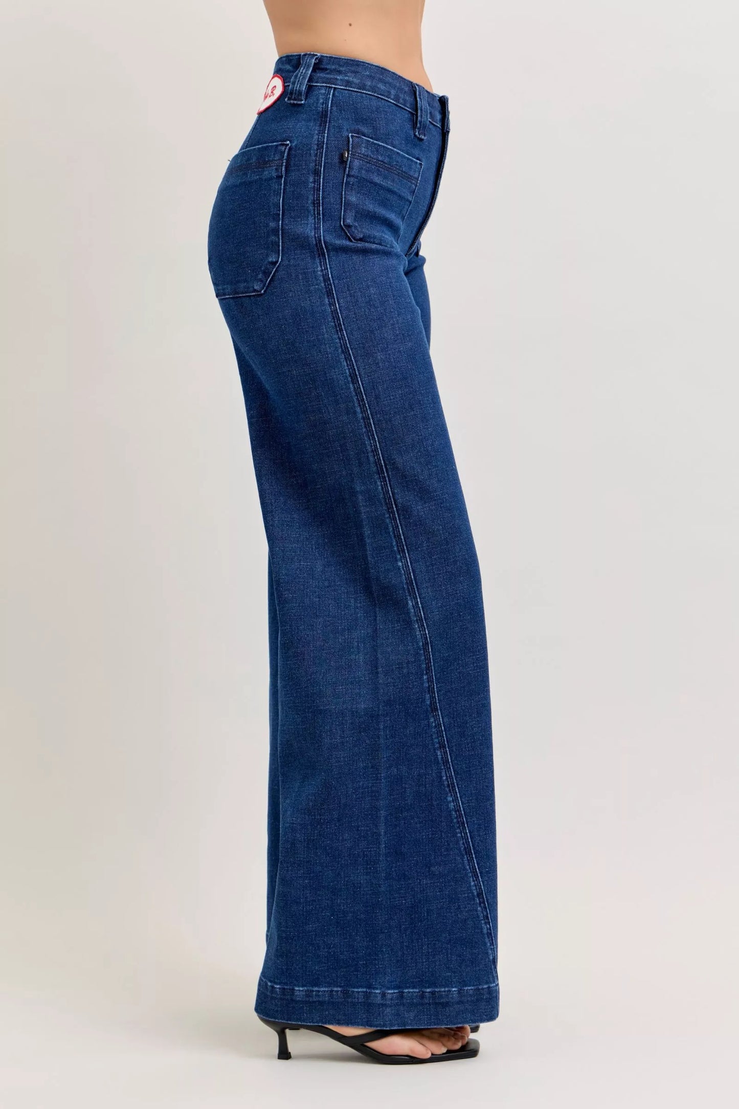 Judy Blue High-Waisted Retro Wide Jeans w/ Patch Pockets
​