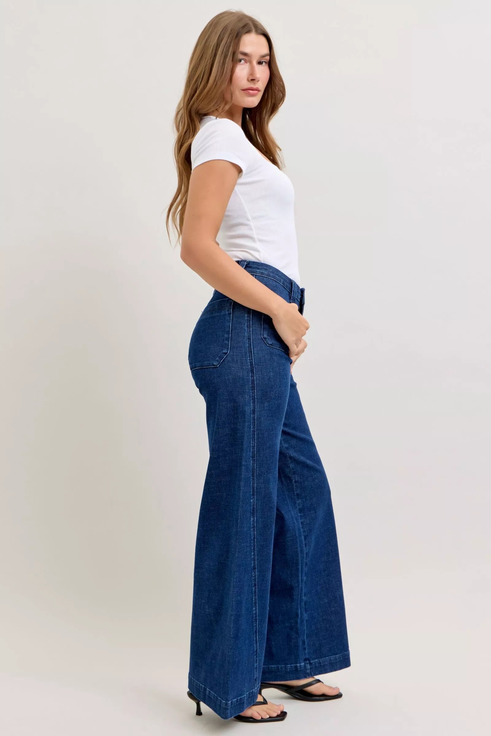 Judy Blue High-Waisted Retro Wide Jeans w/ Patch Pockets
​