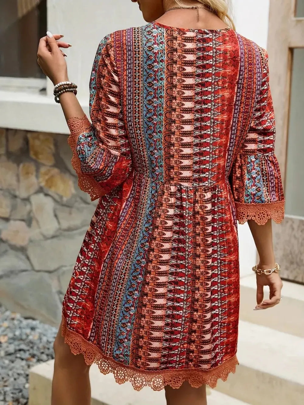Lace Trim Printed V-Neck Dress – Elegant 3/4 Sleeve Design