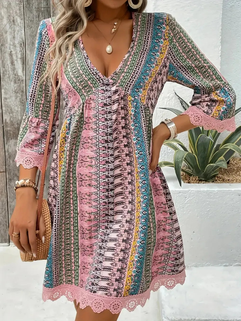Lace Trim Printed V-Neck Dress – Elegant 3/4 Sleeve Design