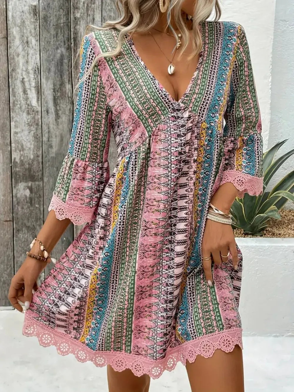 Lace Trim Printed V-Neck Dress – Elegant 3/4 Sleeve Design